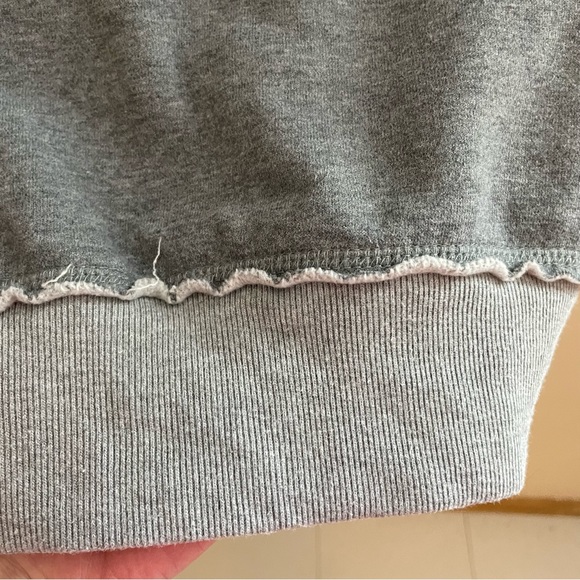 Harry Potter The Wizard World Slytherin Crest Sweatshirt.. size M - Picture 8 of 10